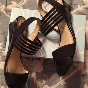 Brand New Yolo Sandal Life Stride Size 8M Color: Navy Fabric